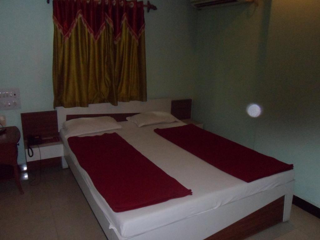 Hotel Shree Rudraksh Сомнатх Экстерьер фото